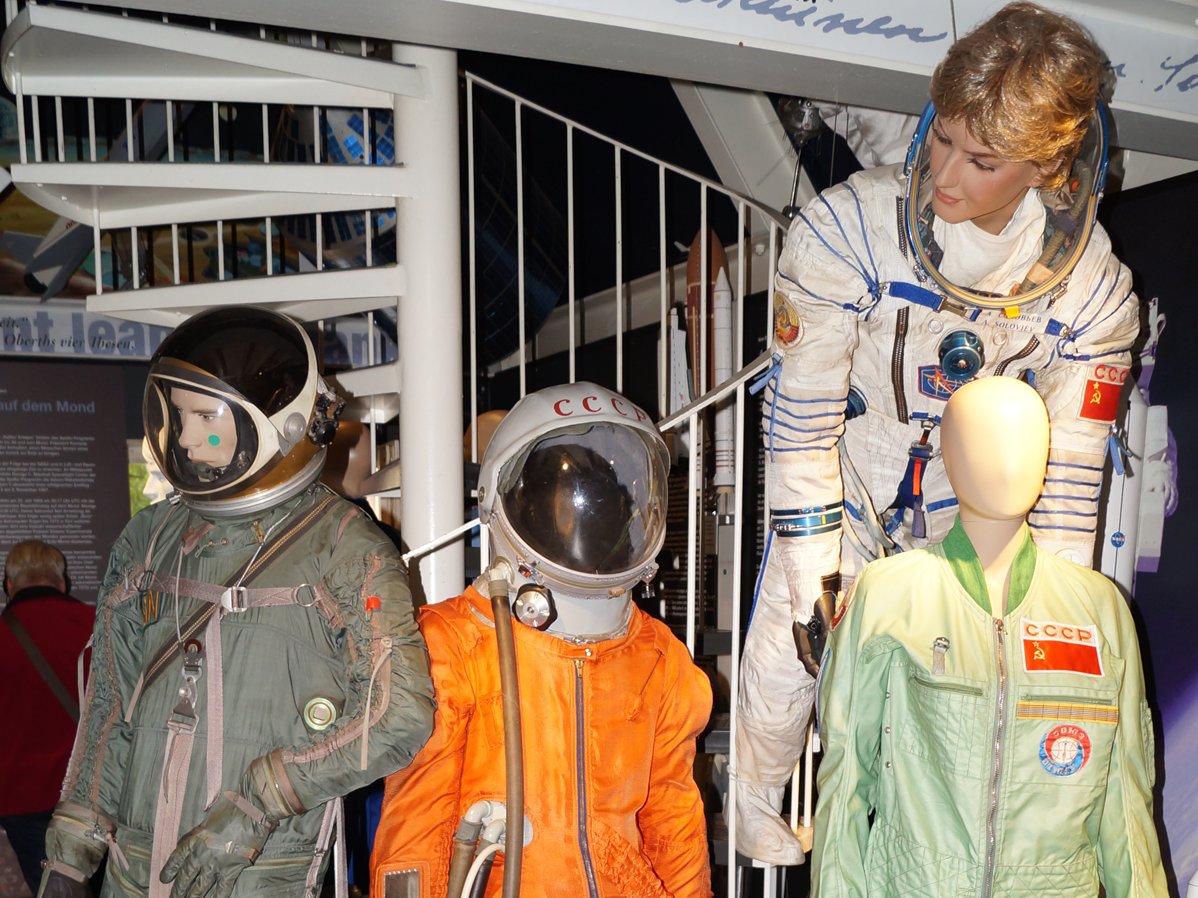 Ausstellung von Astronautenanzüge im Hermann-Obert-Raumfahrt Museum
