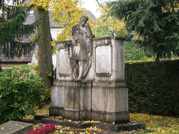 Kriederdenkmal am alten Friedhof