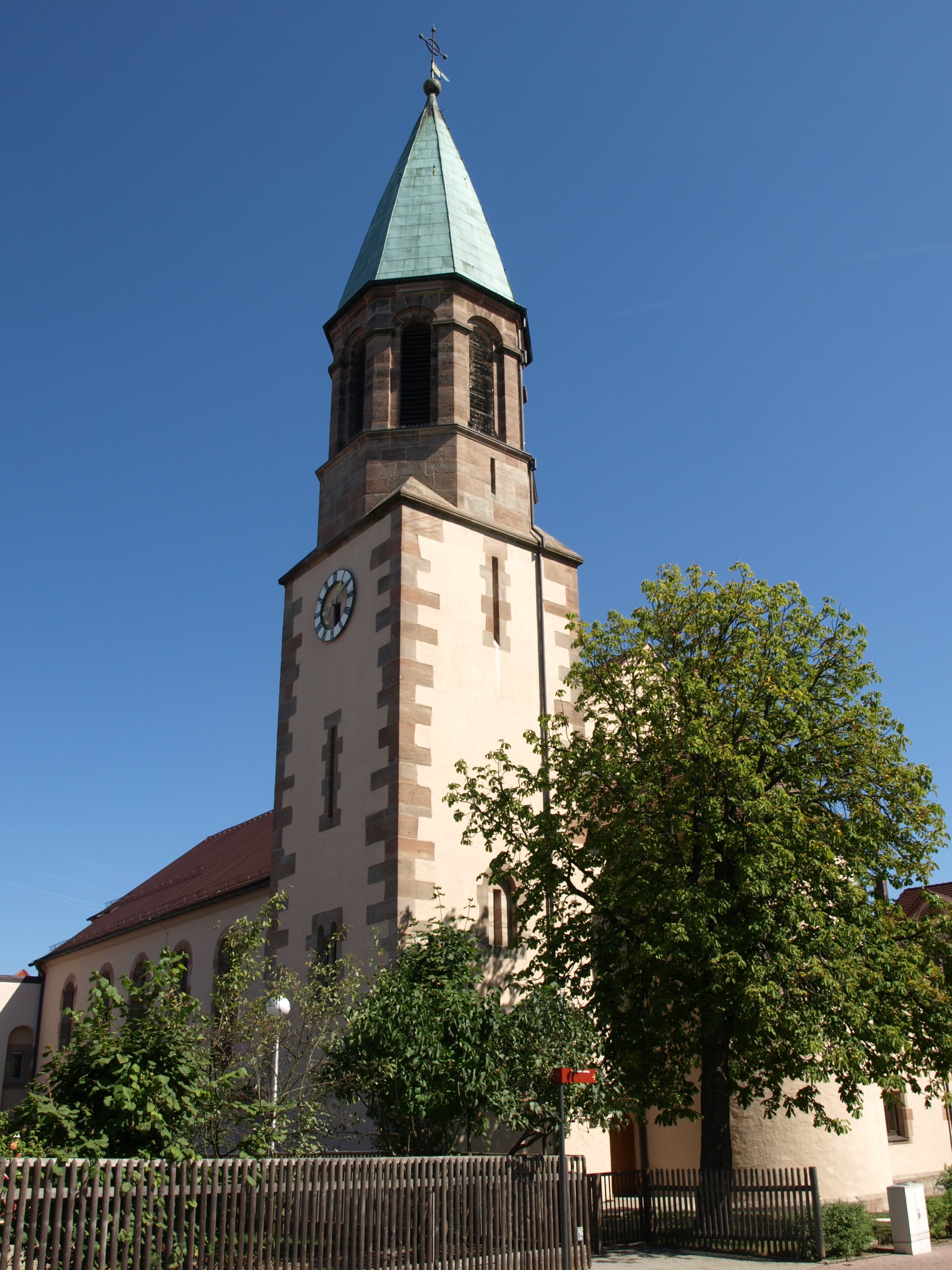 Vue du clocher de l&#039;église catholique du Sacré-Cœur