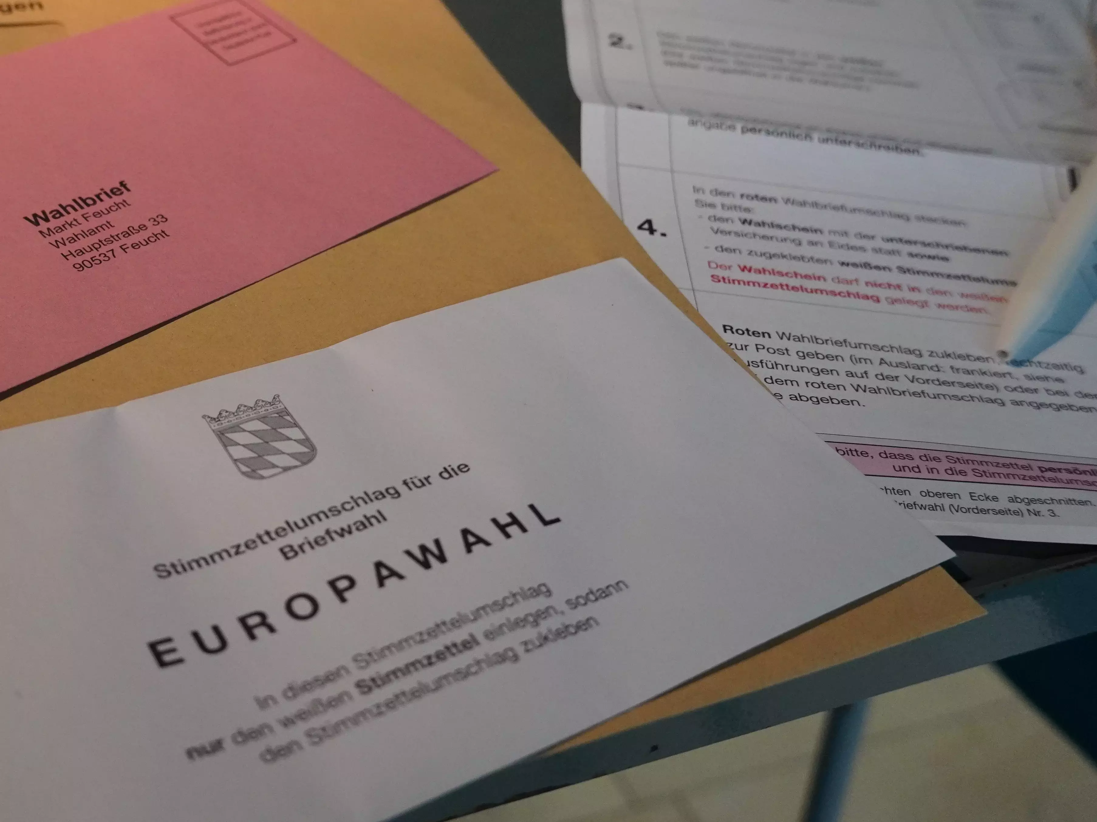 Briefwahlunterlagen zur Europawahl 2024